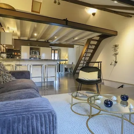 Le Hippie-chic, Hyper Centre Apartment